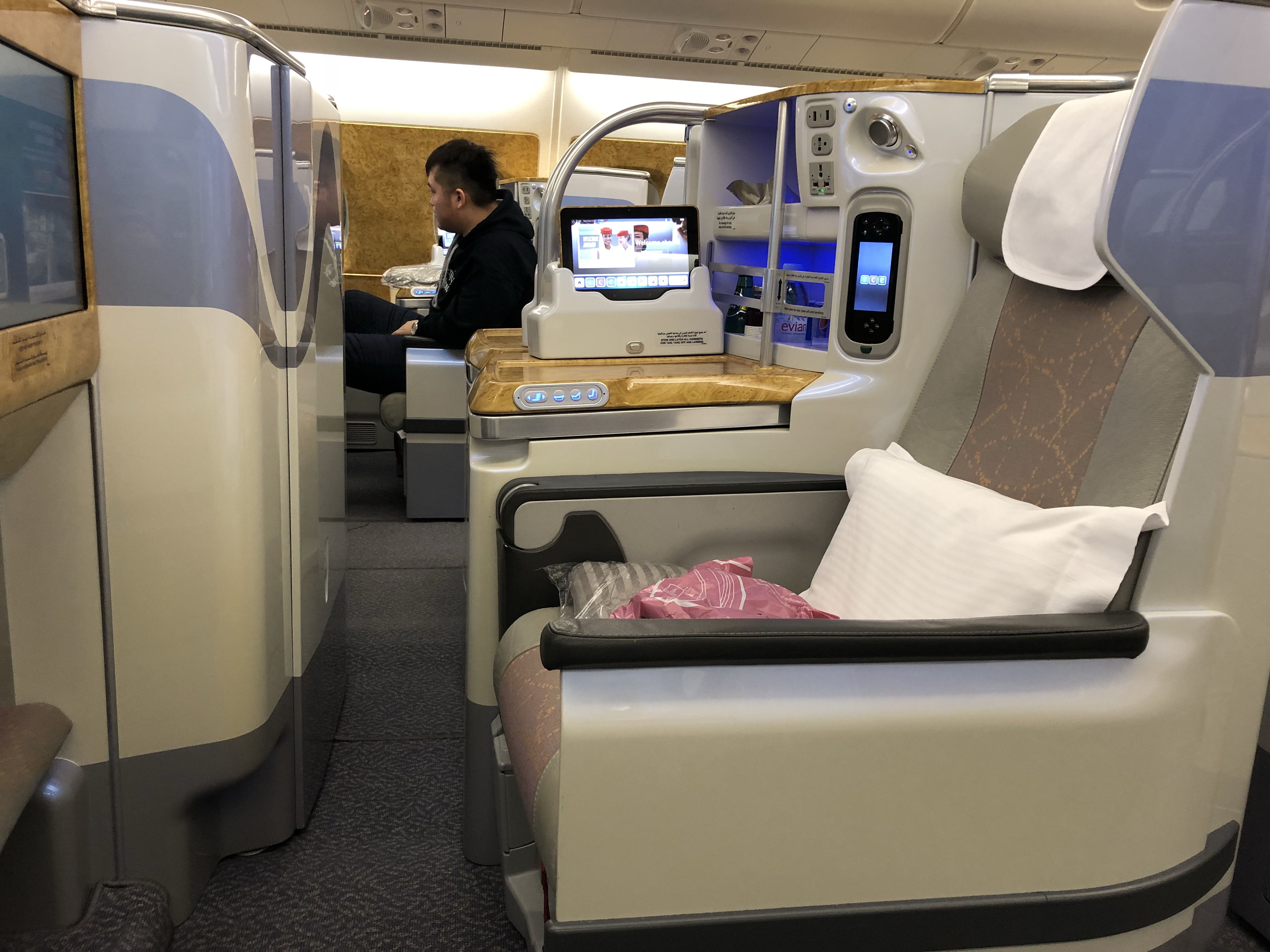 土豪航阿联酋航空a380商务舱和汉莎对比