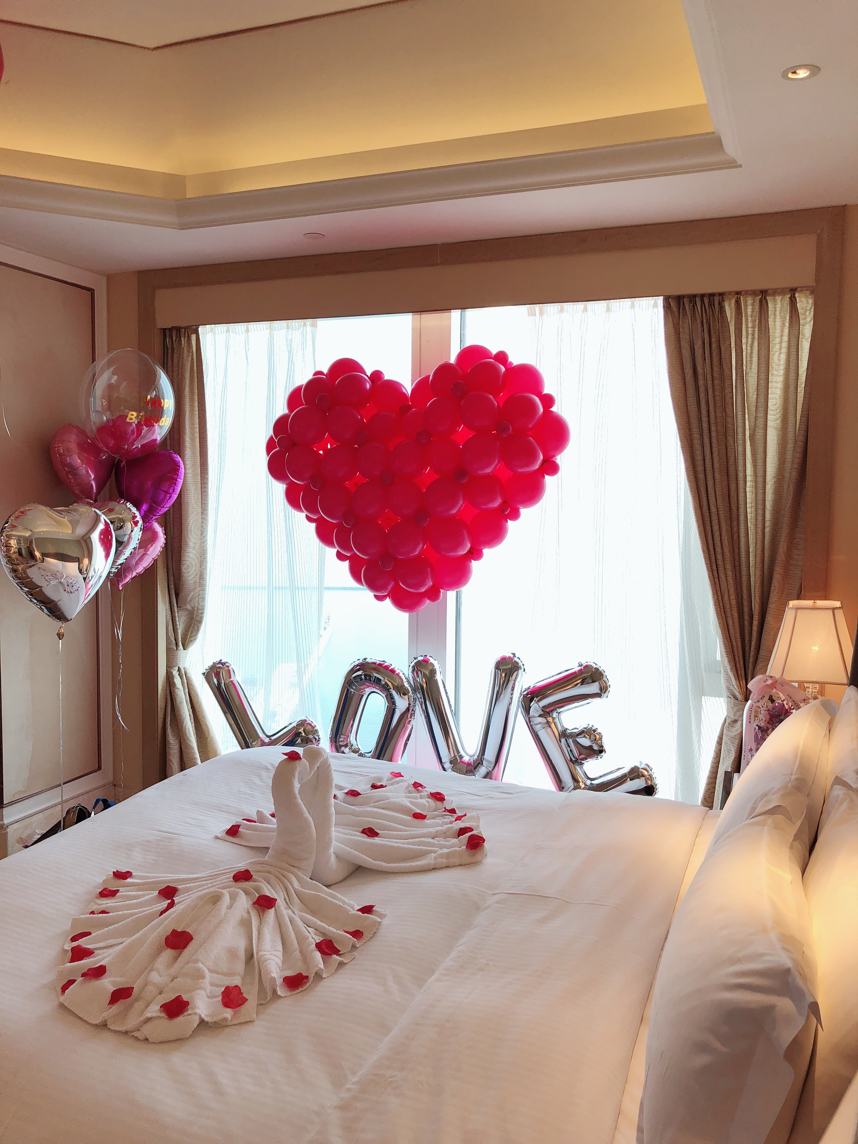 超美房间布置大连康莱德酒店海景套房的浪漫生日入住体验房间布置生猛