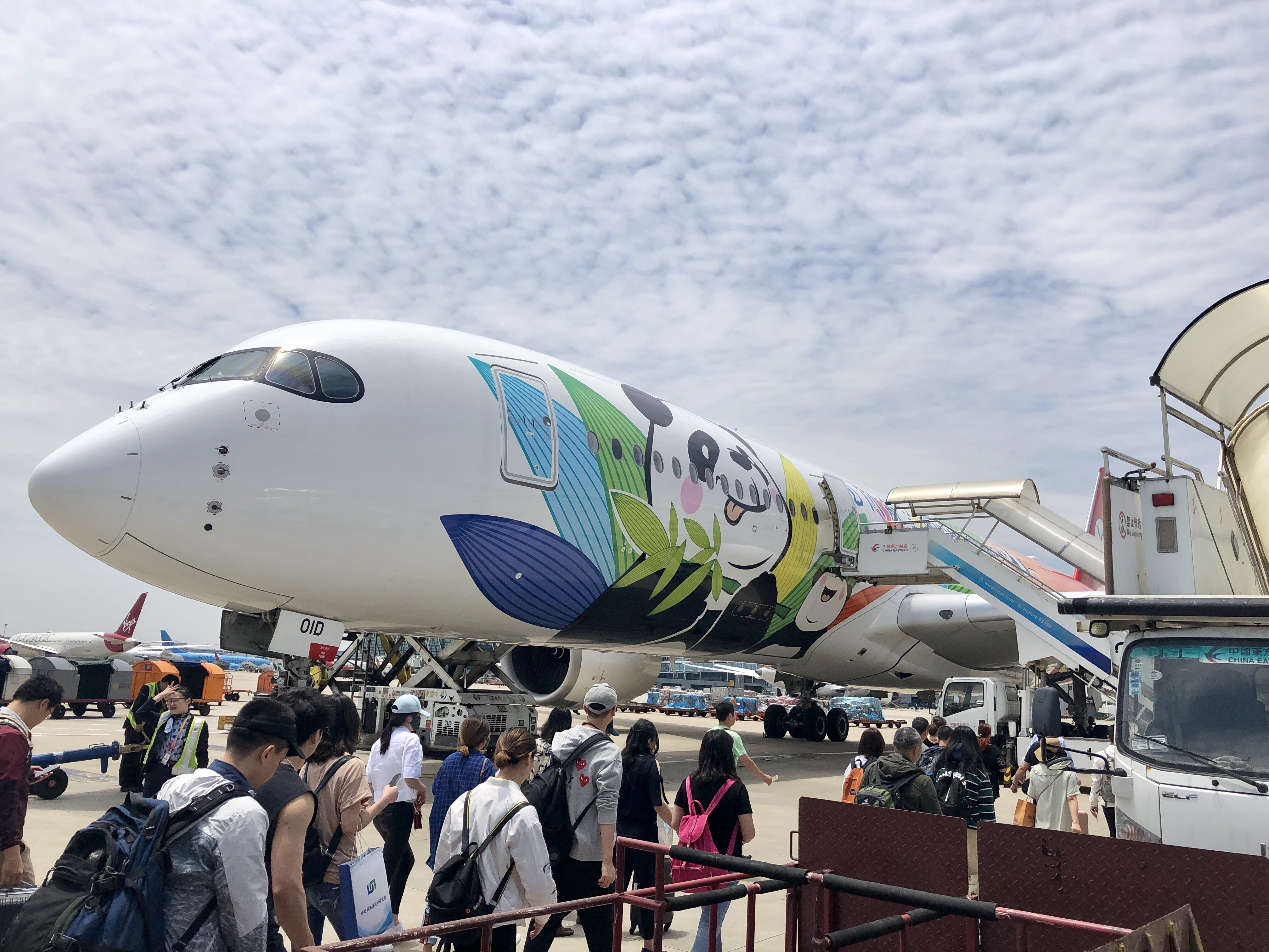 四川航空a350熊猫客机反鱼骨商务舱体验