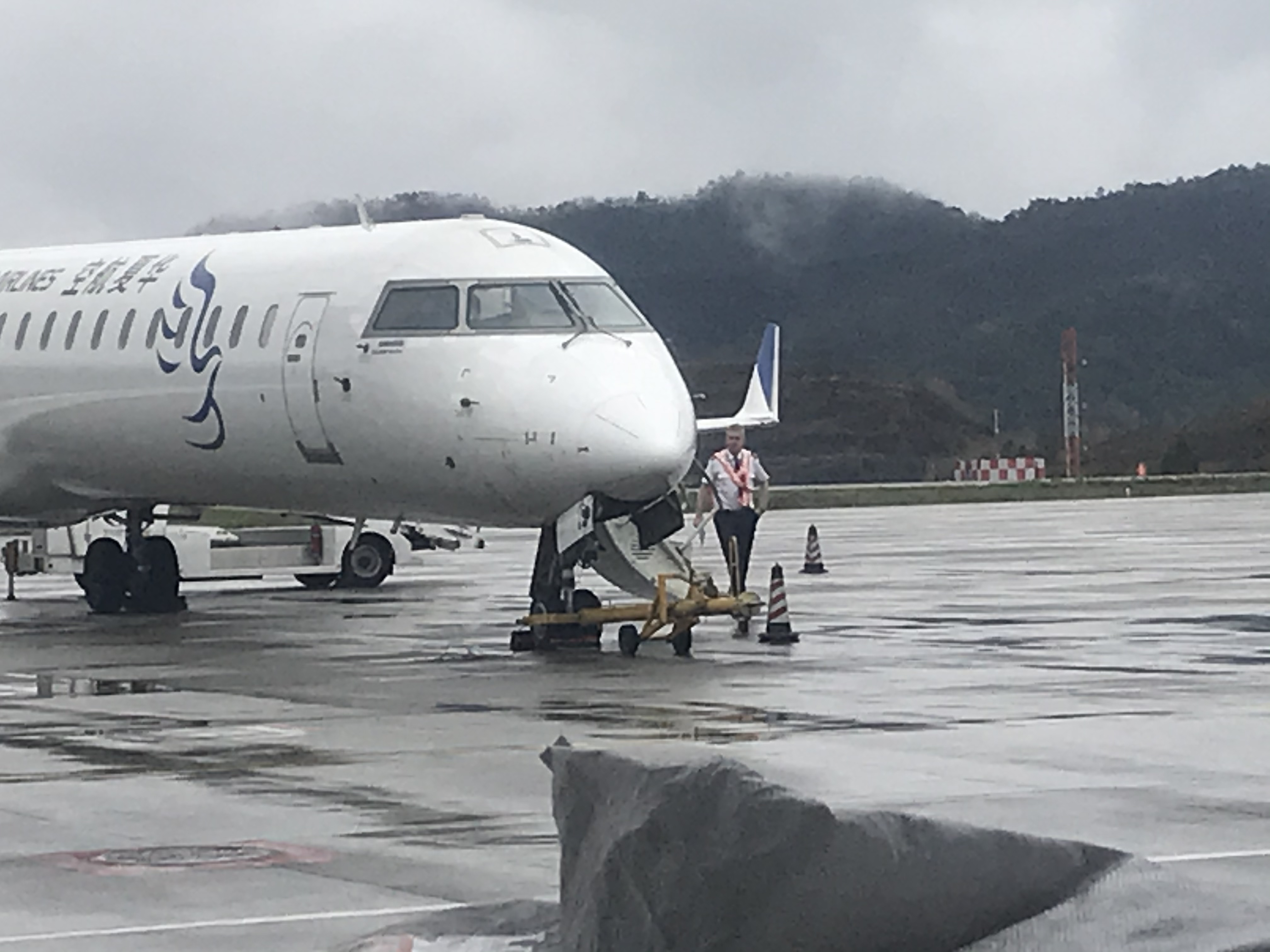 华夏航空毕节贵阳crj900飞行报告