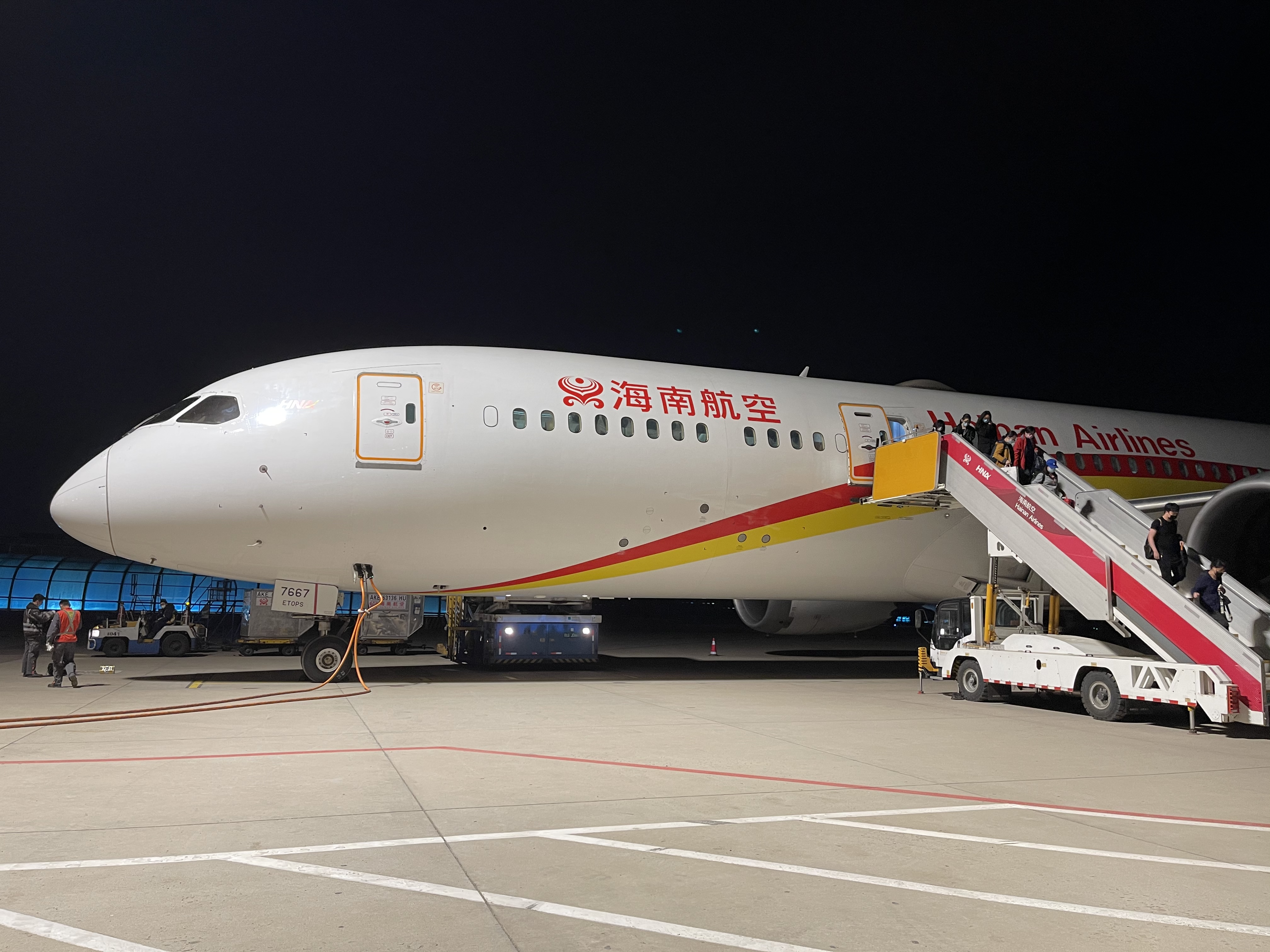 周末京沪hu7610经济舱报告