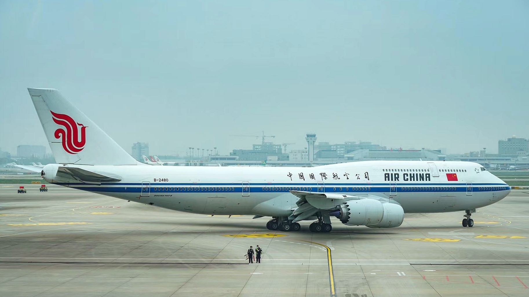 中国国航末代女王jumbo波音7478商务舱旅行ca1832上海sha首都pek