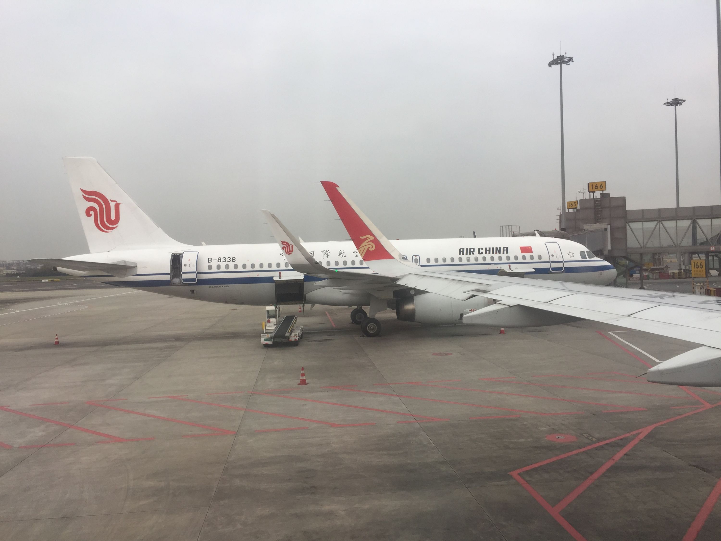深圳航空9442成都广州体验双流机场cip国航式客舱辣酱一般