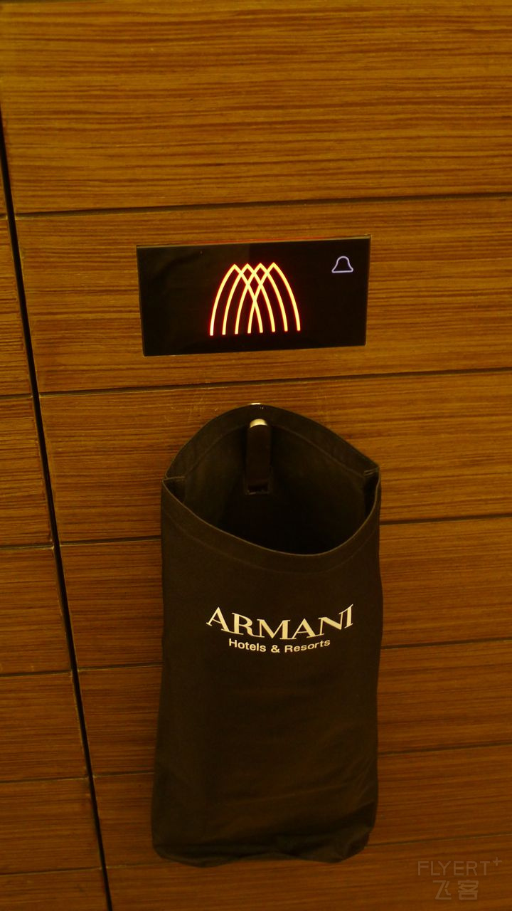 һ߼ Armani, Űݣ