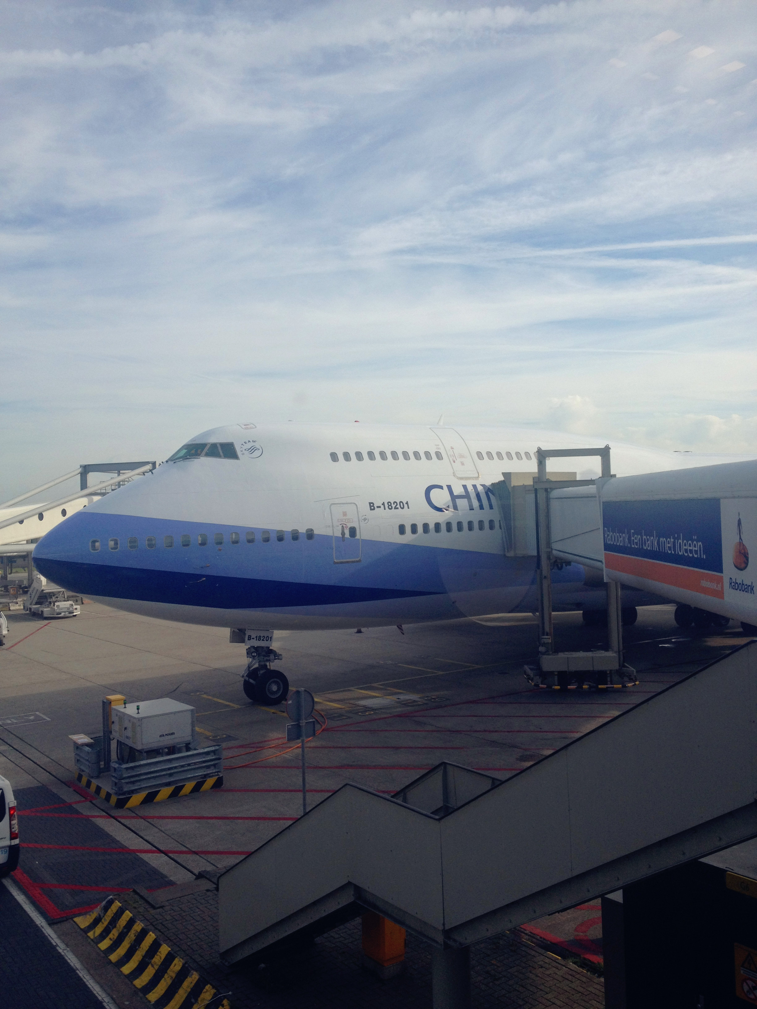 л CI065 BKK-AMS 747-400