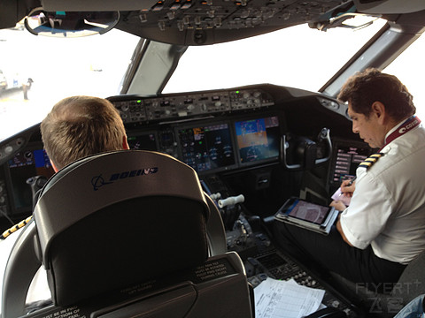 分享點不一樣的~波音787夢想飛機駕駛艙