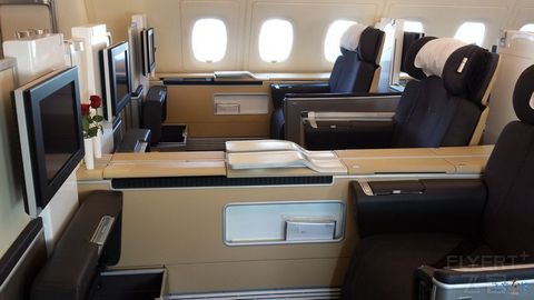 【汉莎又送RIMOWA啦】记第一次洲际头等PVG-FRA-DTW上（A380七椅一床超详细报告）