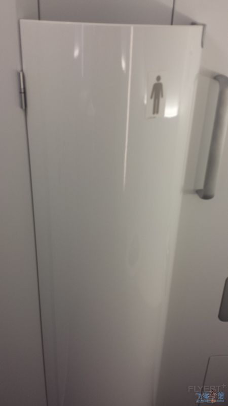 【汉莎又送RIMOWA啦】记第一次洲际头等PVG-FRA-DTW上（A380七椅一床超详细报告）