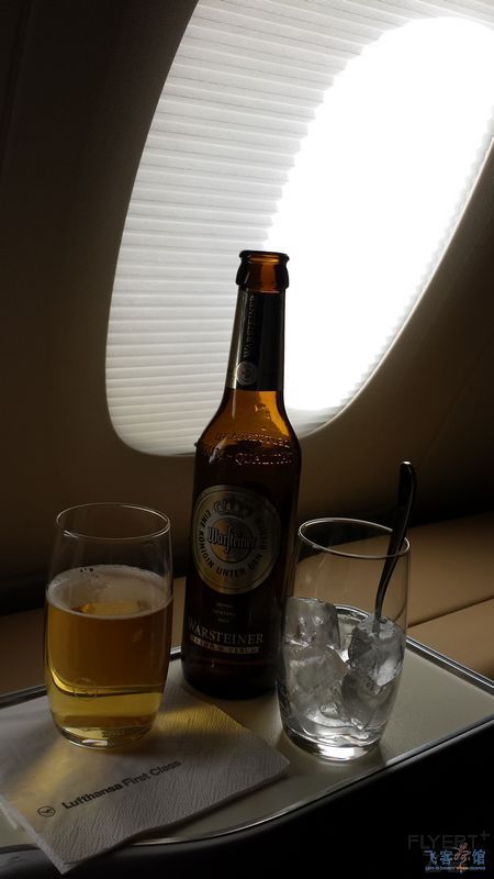 【汉莎又送RIMOWA啦】记第一次洲际头等PVG-FRA-DTW上（A380七椅一床超详细报告）