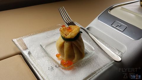 【汉莎又送RIMOWA啦】记第一次洲际头等PVG-FRA-DTW上（A380七椅一床超详细报告）