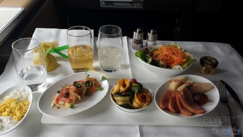 【汉莎又送RIMOWA啦】记第一次洲际头等PVG-FRA-DTW上（A380七椅一床超详细报告）