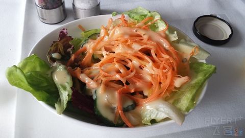 【汉莎又送RIMOWA啦】记第一次洲际头等PVG-FRA-DTW上（A380七椅一床超详细报告）