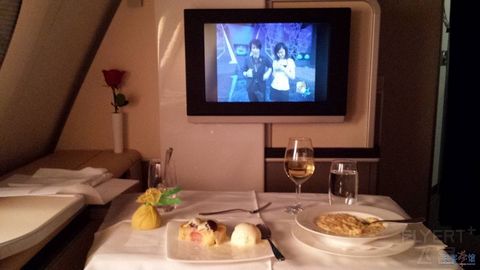 【汉莎又送RIMOWA啦】记第一次洲际头等PVG-FRA-DTW上（A380七椅一床超详细报告）