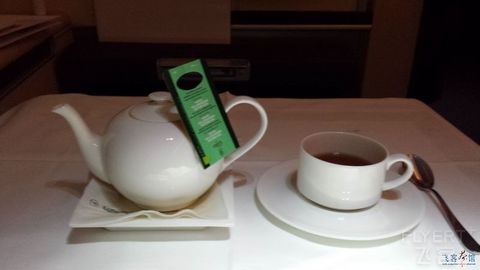 【汉莎又送RIMOWA啦】记第一次洲际头等PVG-FRA-DTW上（A380七椅一床超详细报告）