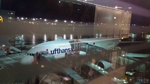 【汉莎又送RIMOWA啦】记第一次洲际头等PVG-FRA-DTW上（A380七椅一床超详细报告）