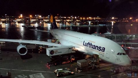 【汉莎又送RIMOWA啦】记第一次洲际头等PVG-FRA-DTW上（A380七椅一床超详细报告）
