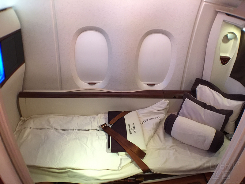 HU 787 Business+SQ 388 Suite