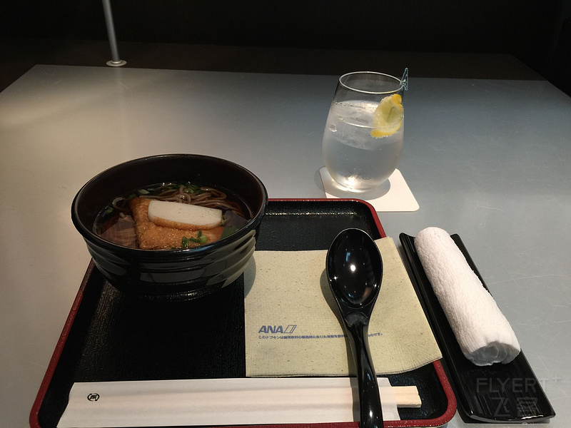 ANA Lounge...Udon