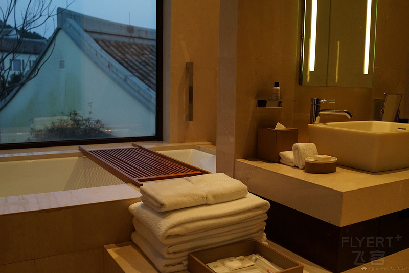 BATH ROOM 003_resize.JPG