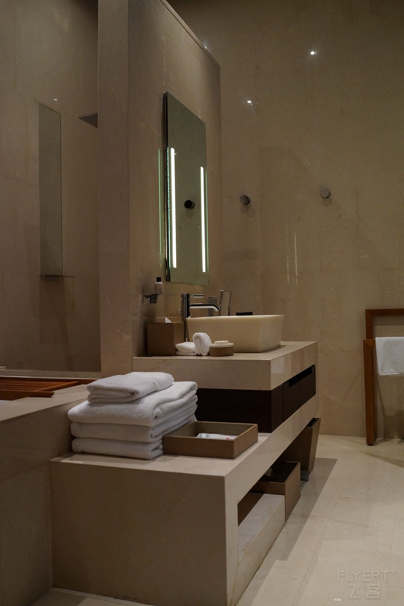 BATH ROOM 007_resize.JPG