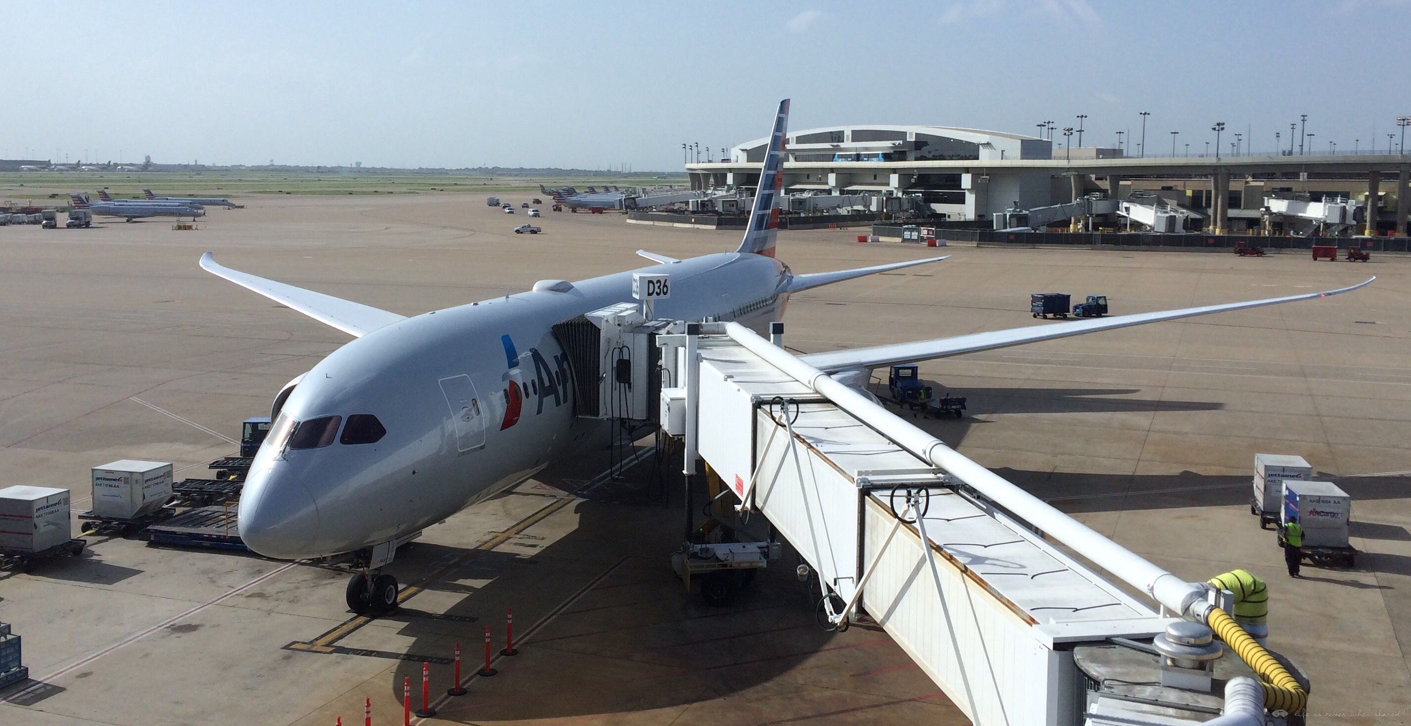 2015-07-05 AA128 PVG-DFW 788 N800AN