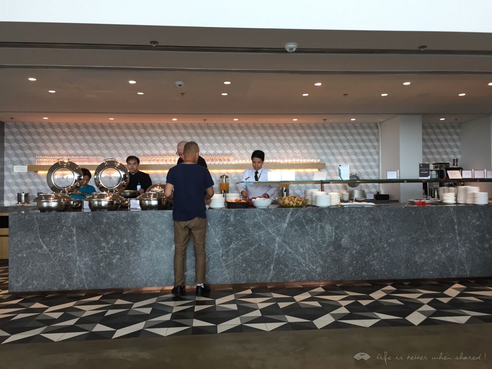 The Qantas Hong Kong Lounge ĺϢ  Ļ