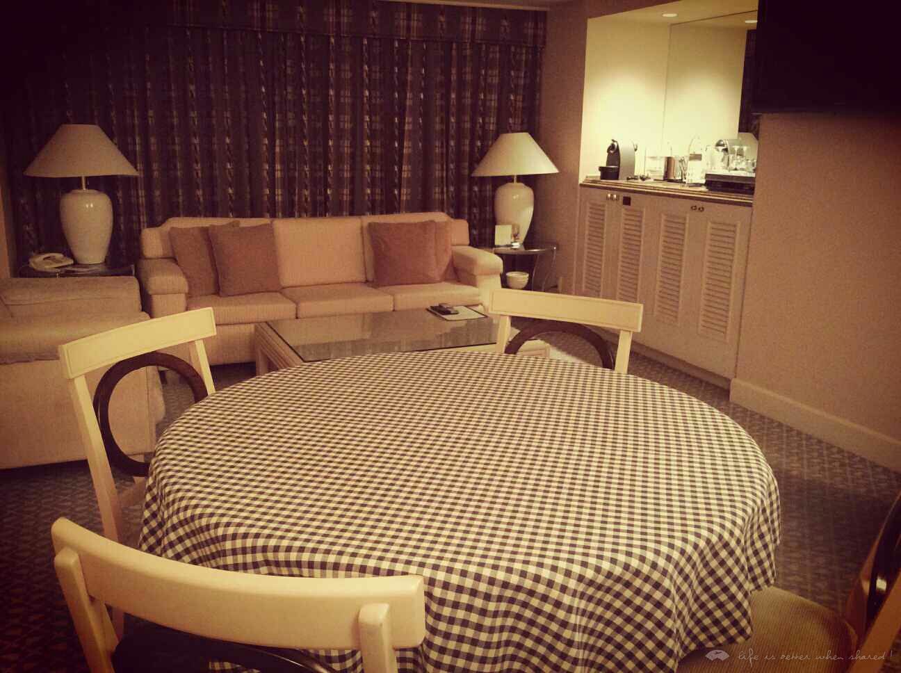 ޼Burberry suite