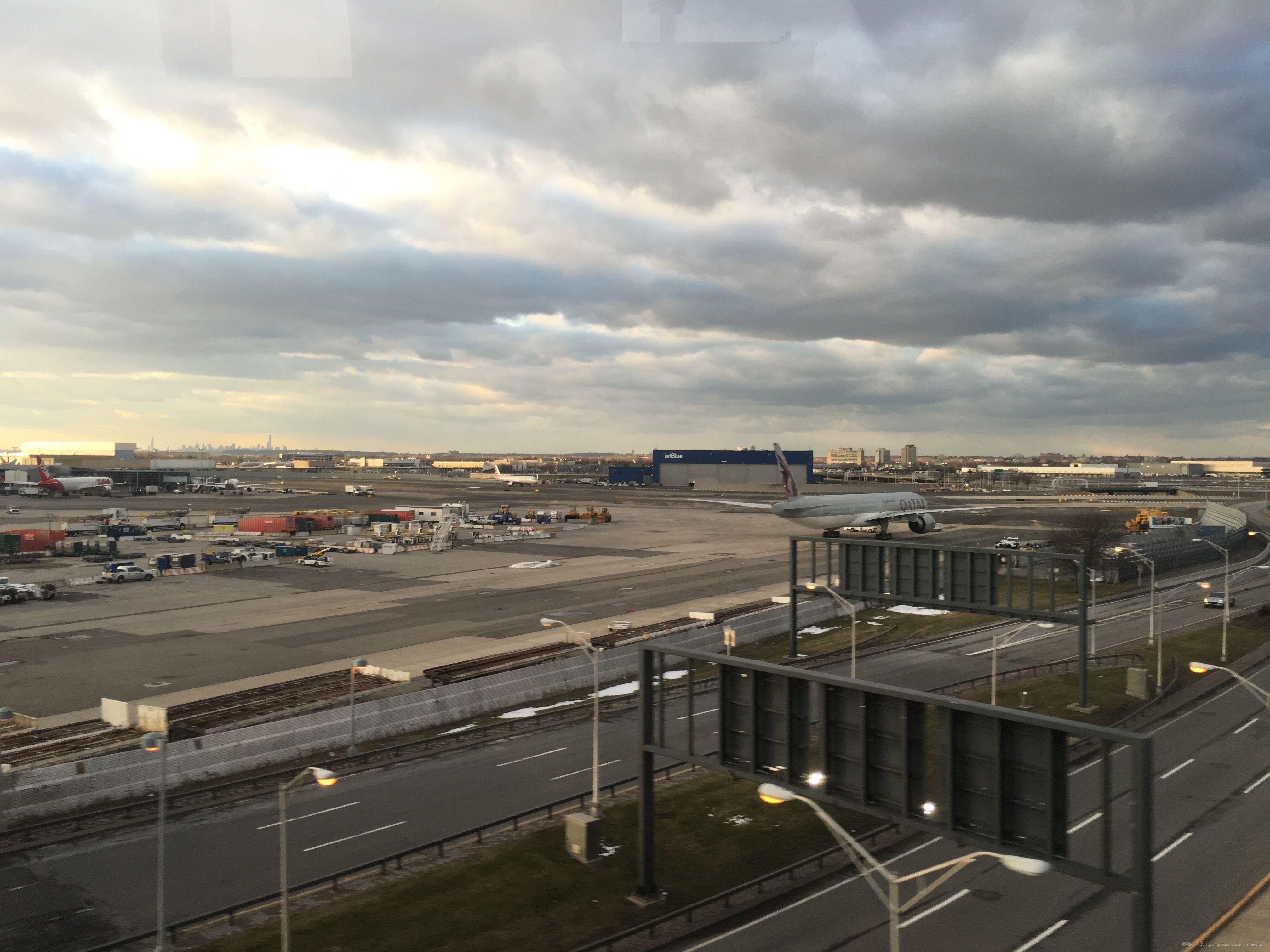 Seattleite·ݳշб棬JFK-DOH-CKG