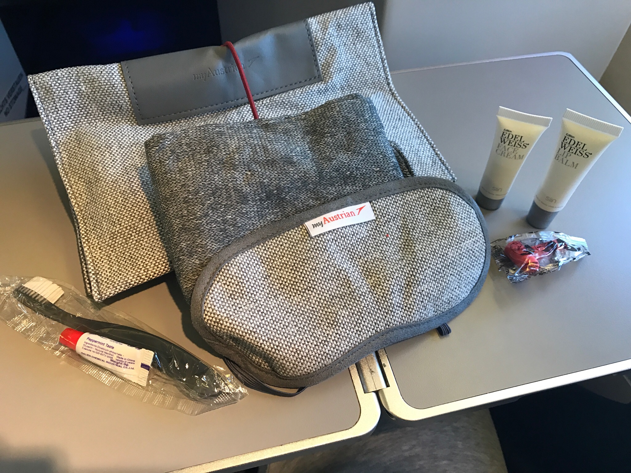 myAustrian µOS75 VIE-PVG 鱨