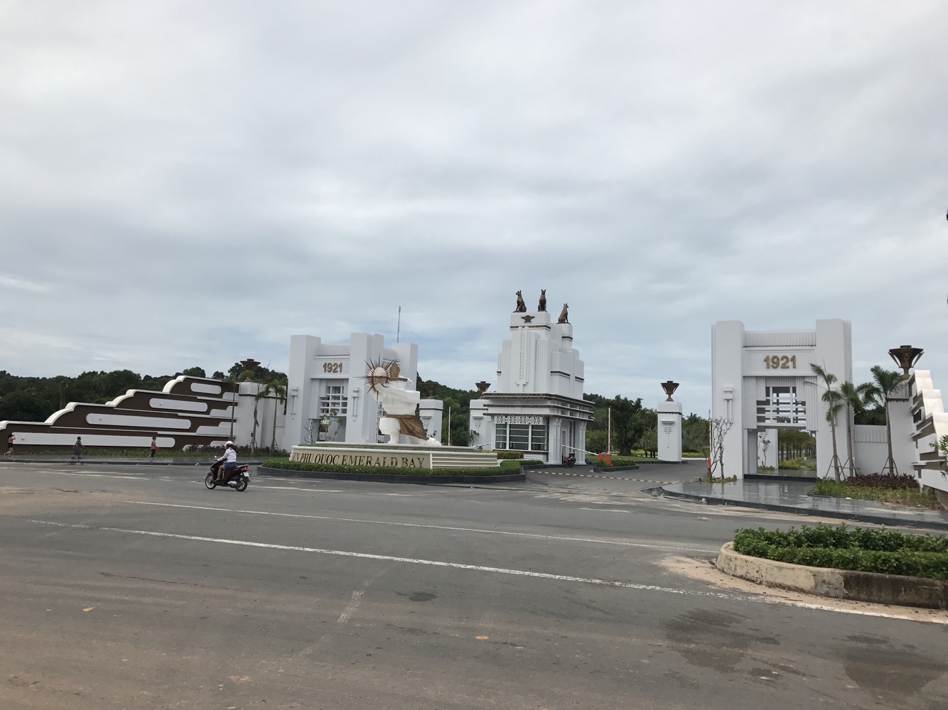 JW