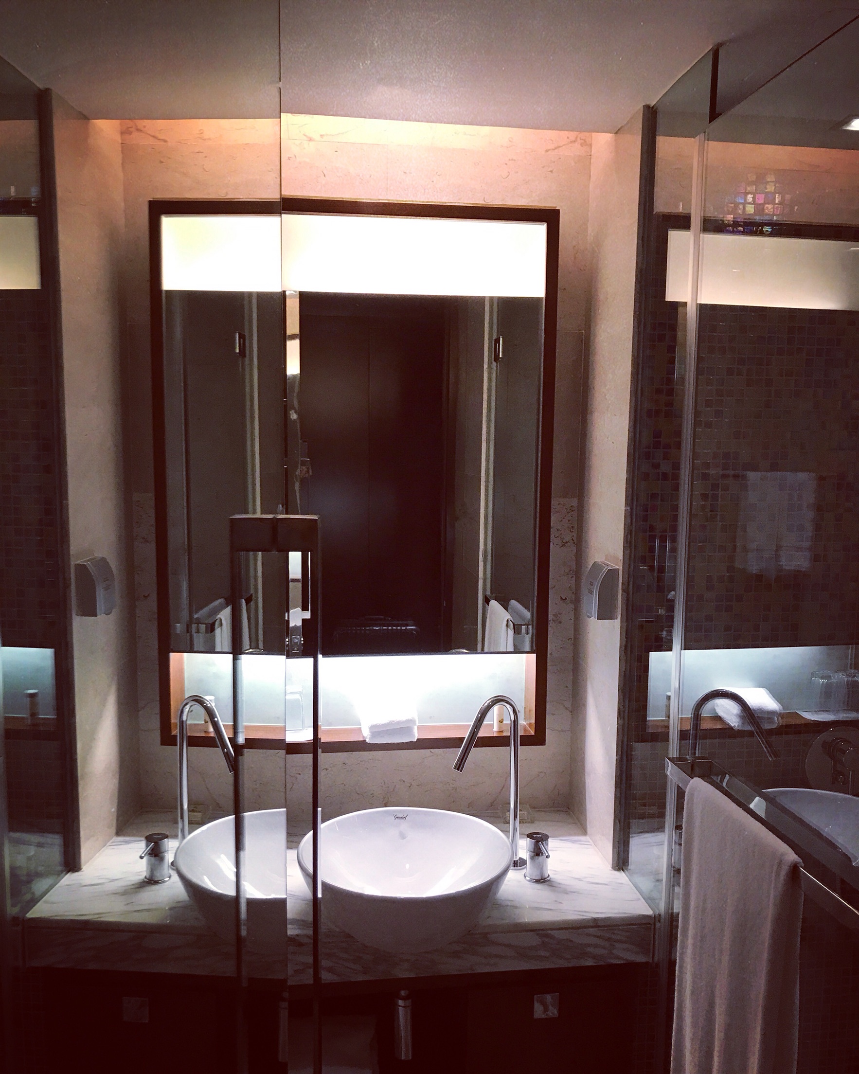 KIMI+ Ϻ֮ | Renaissance Shanghai Zhongshan Park