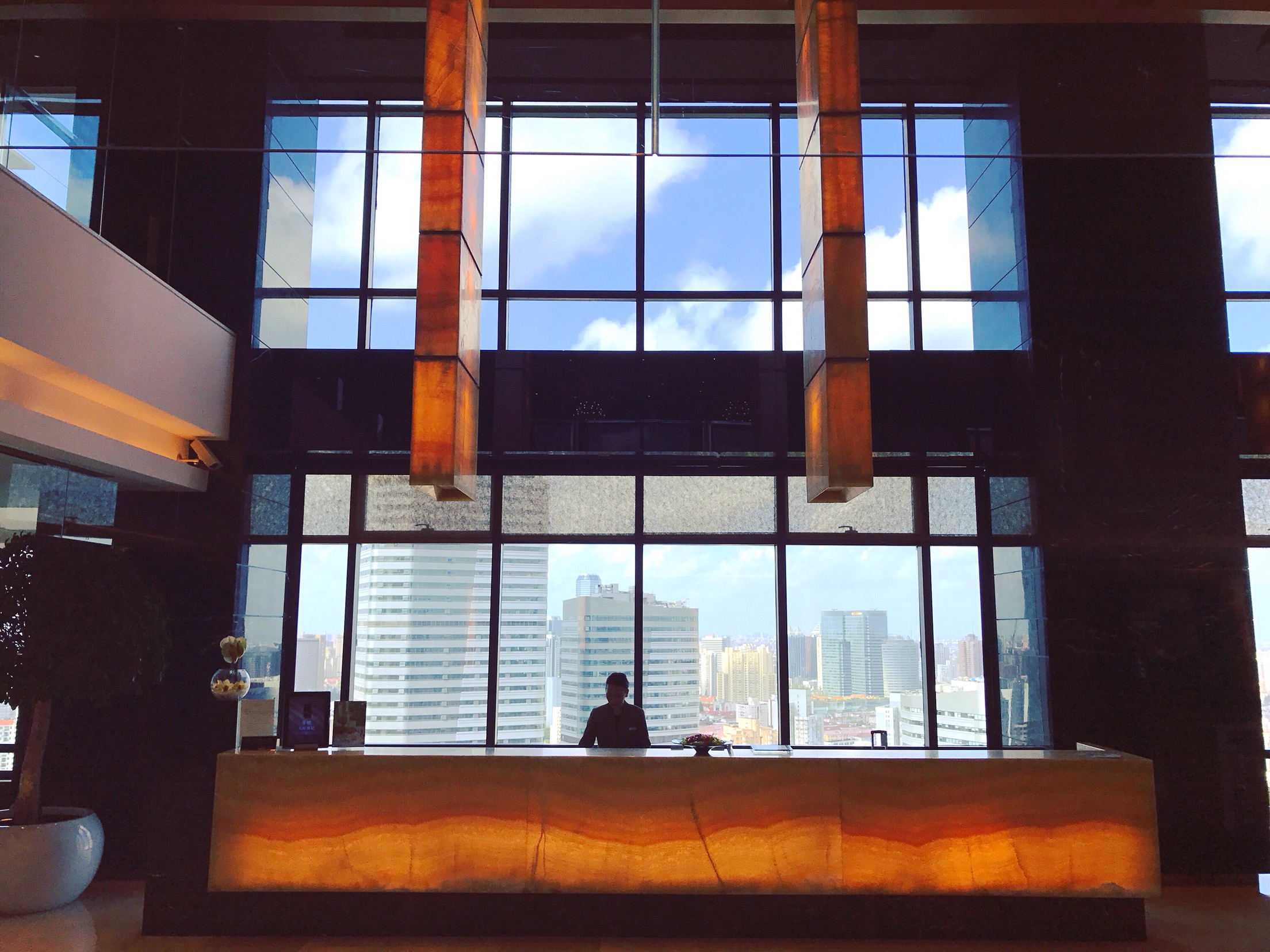 KIMI+ Ϻ֮ | Renaissance Shanghai Zhongshan Park