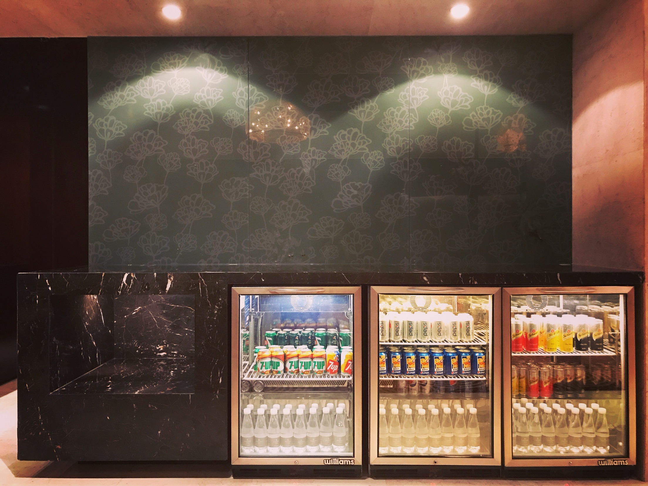 KIMI+ Ϻ֮ | Renaissance Shanghai Zhongshan Park