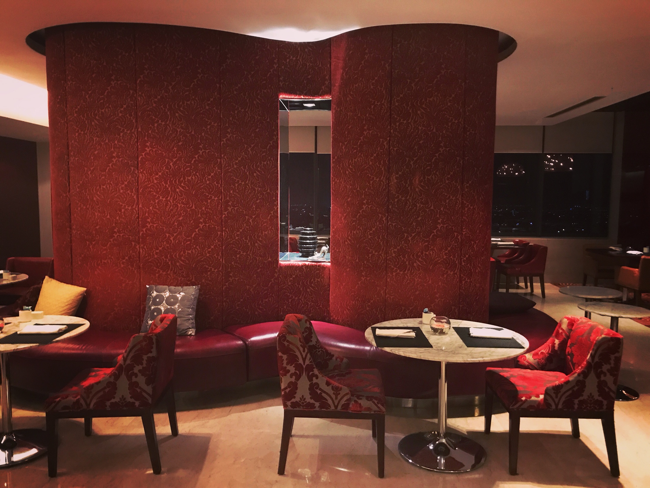 KIMI+ Ϻ֮ | Renaissance Shanghai Zhongshan Park