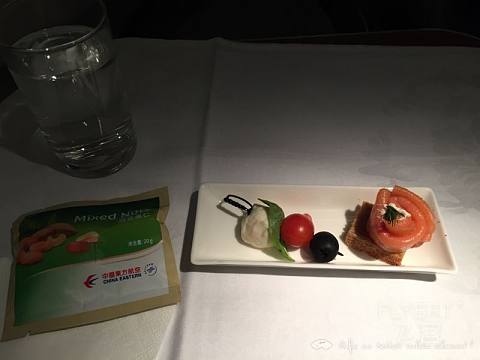 东航商务舱食物1