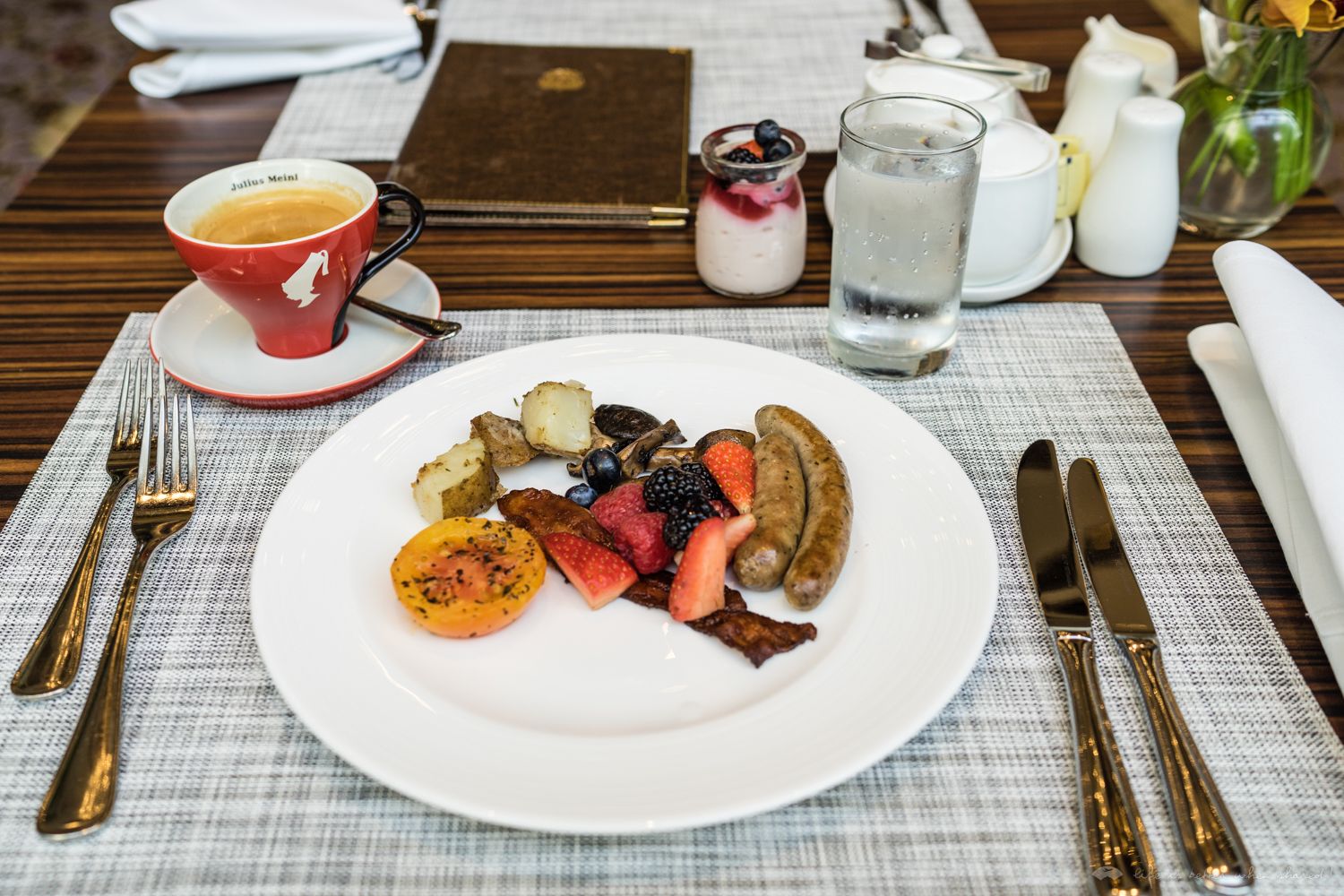 The St. Regis Singapore, ¼
