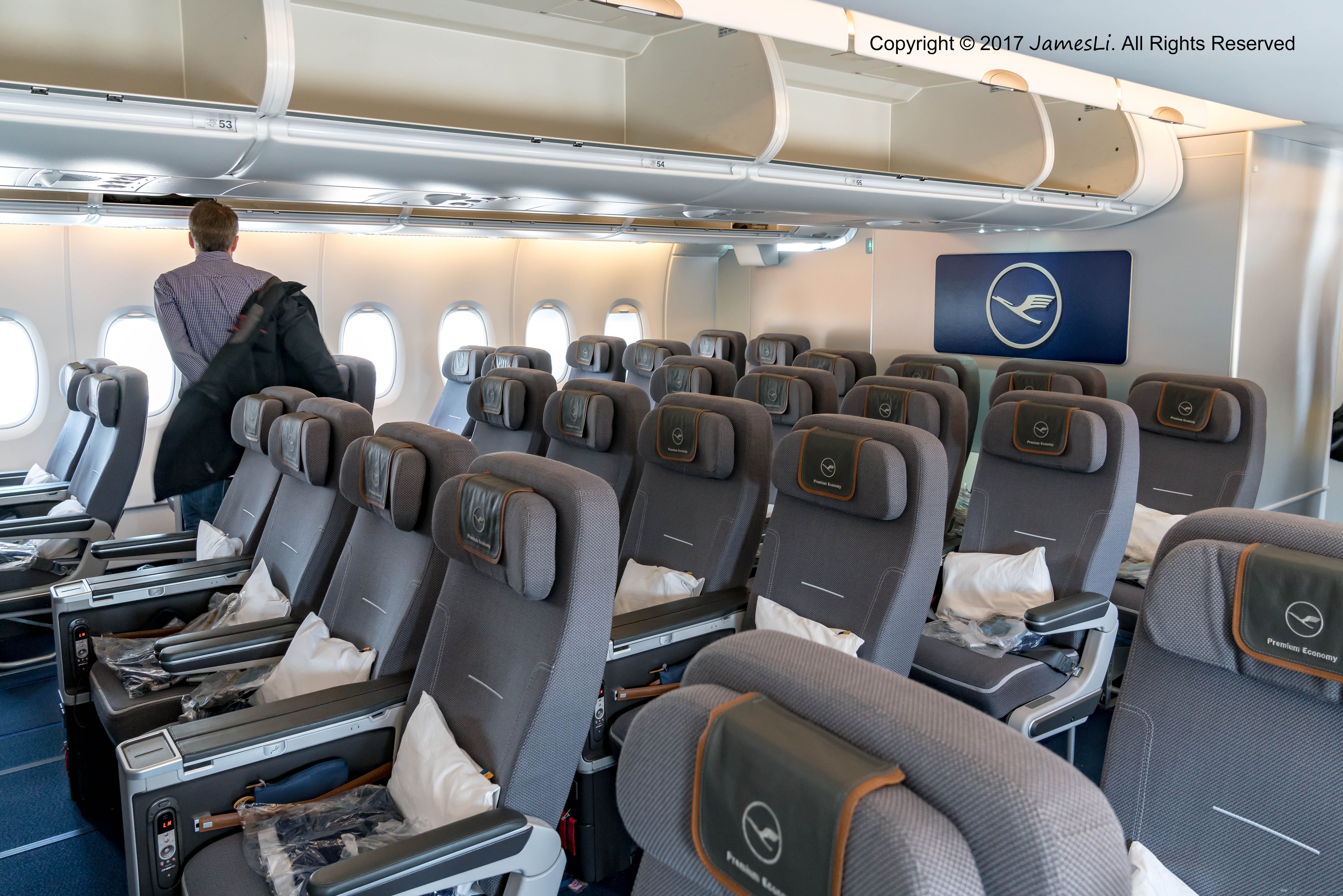 У·~Lufthansa Premium Economy鱨