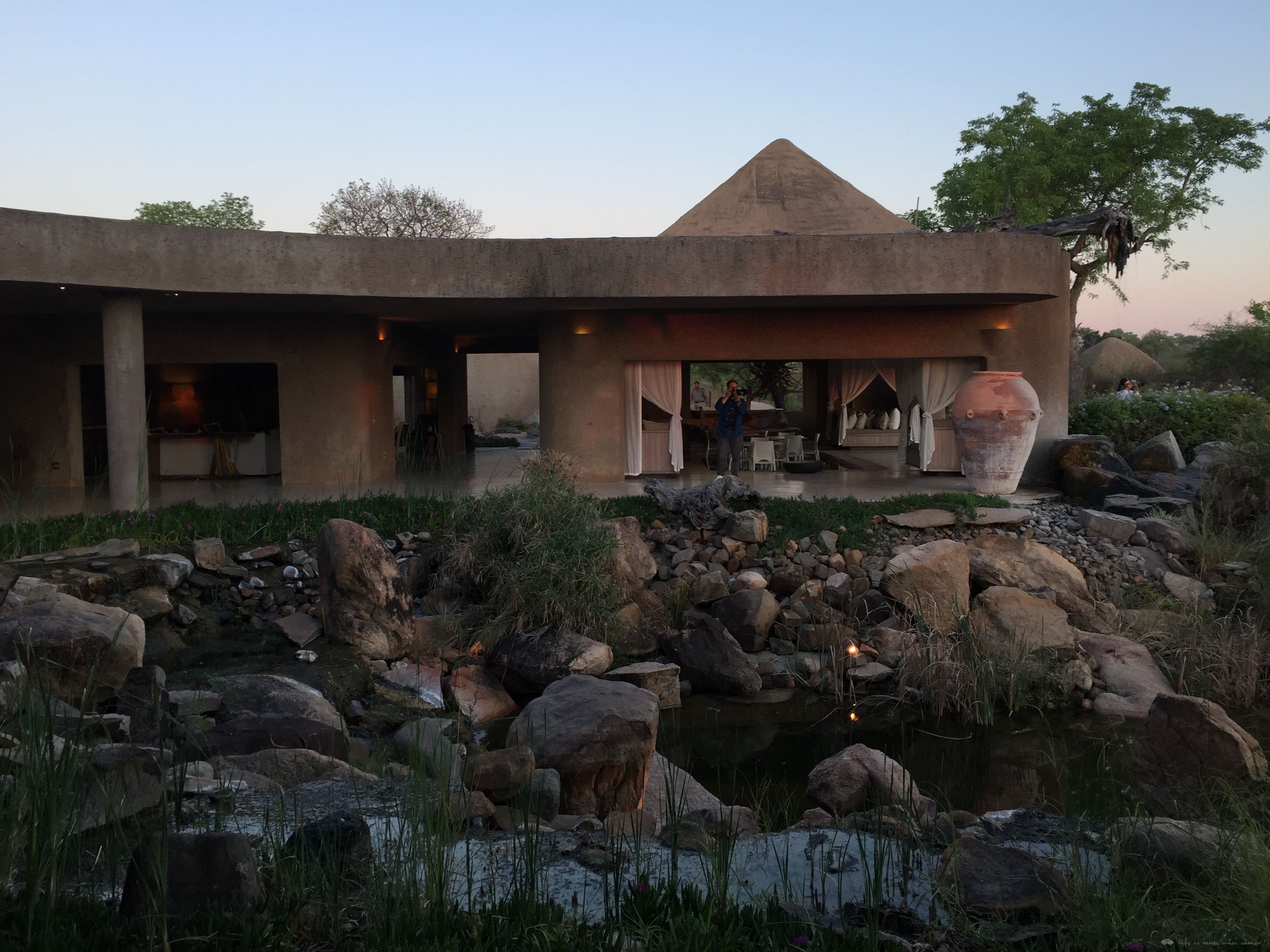 [Ϸ] Sabi Sabi Earth Lodge