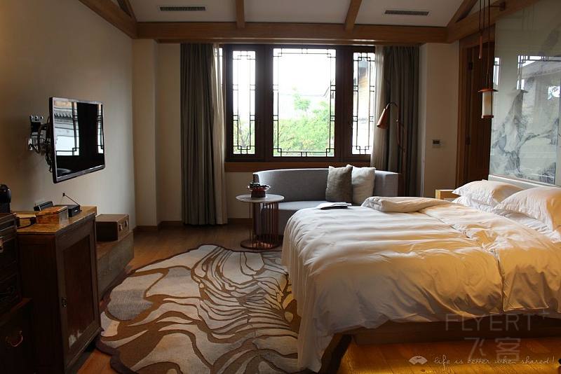 2. room1.JPG