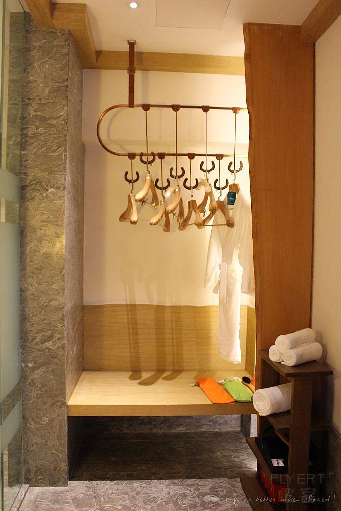 2.room4.JPG