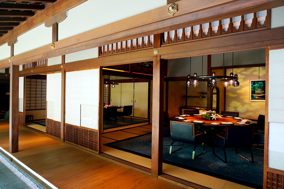 Four Seasons & The Ritz-Carlton Kyoto - ļ & ˼