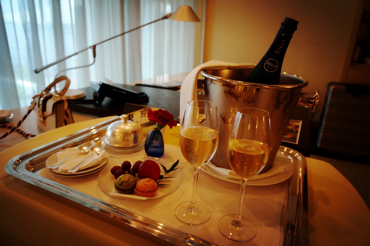 The Ritz-Carlton & Four Seasons Tokyo - ˼ & ֮ļ