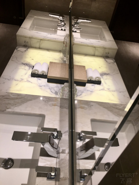 内陆第一家5星酒店，广州白天鹅出乎意料的赞，泳池是最爱！