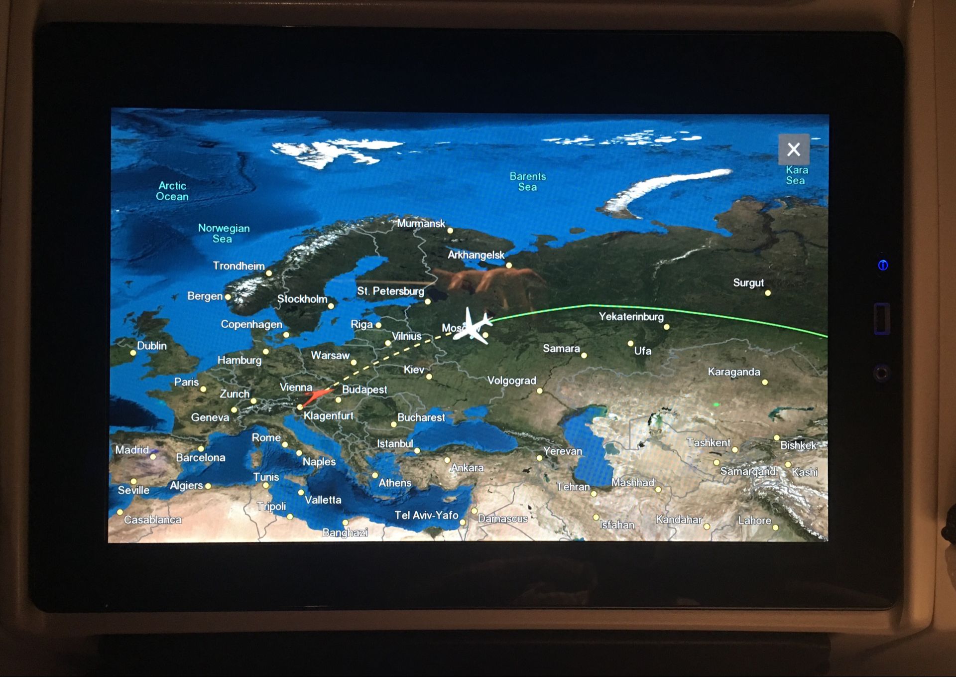 µգos68 HKG-VIE