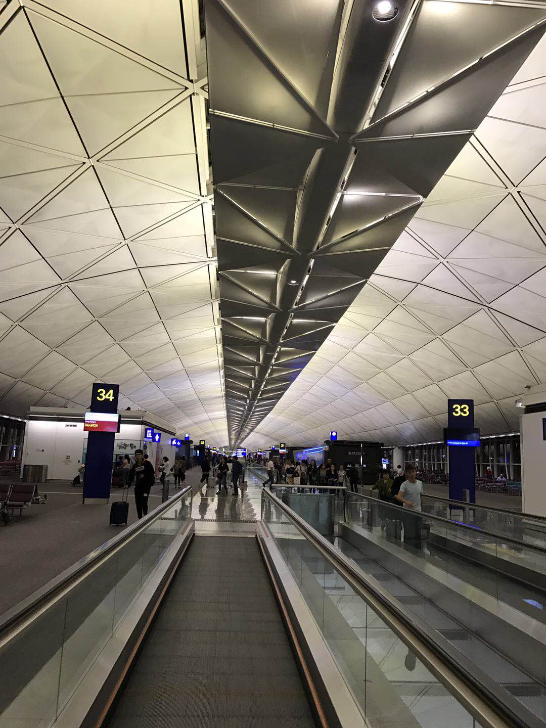 ʢѸĹ̩պۻ HKG-AMS/MXP-HKGͷȲ鱨