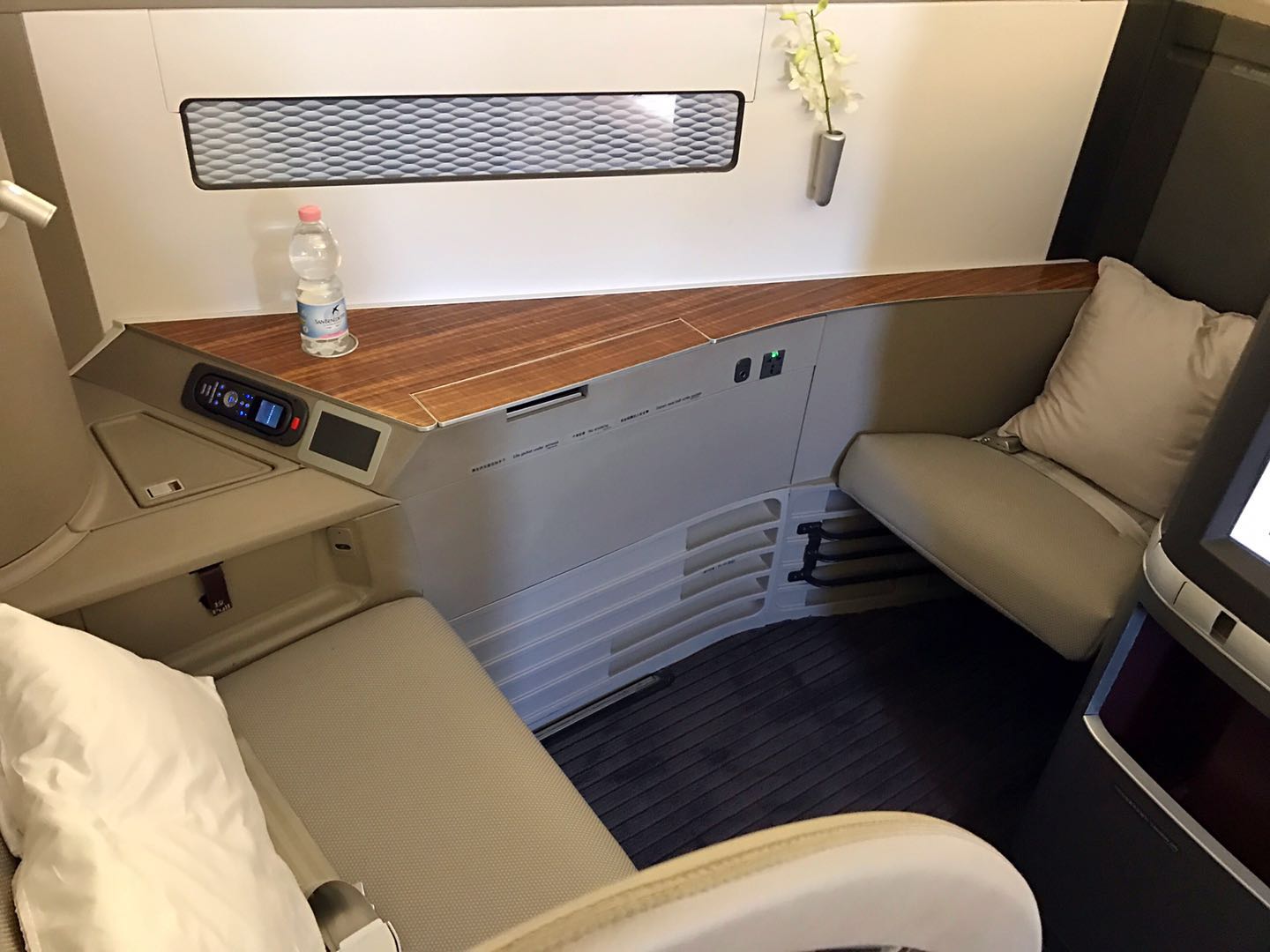 ʢѸĹ̩պۻ HKG-AMS/MXP-HKGͷȲ鱨