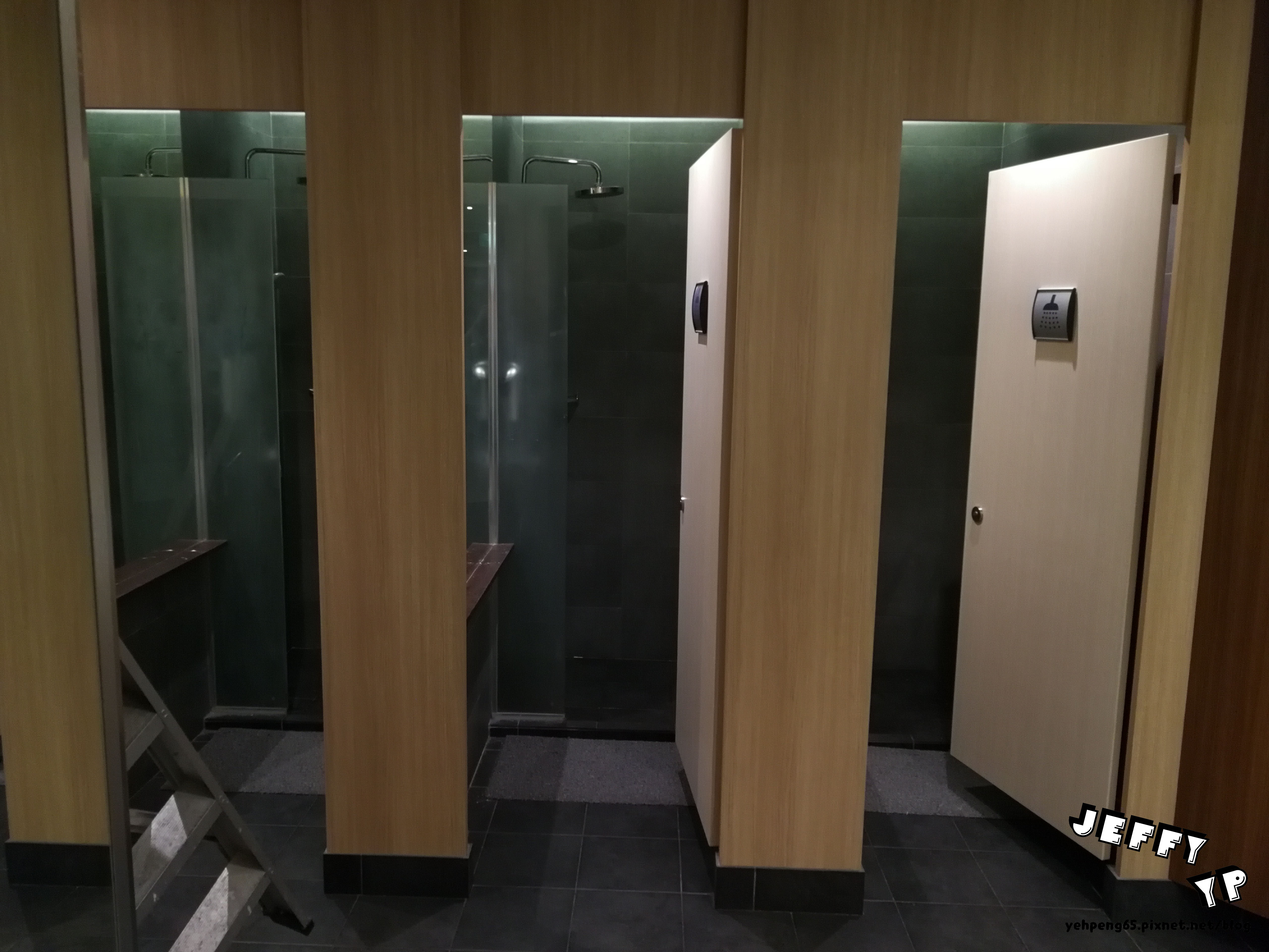 ¼ ˻T2 SATS Premier Lounge