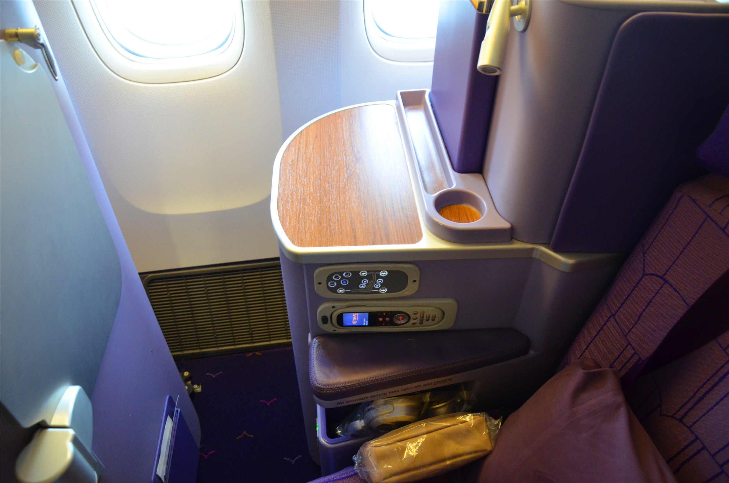 ̩ PEK-BKK-DPS B777/B747 Suite~Royal Silk Class 