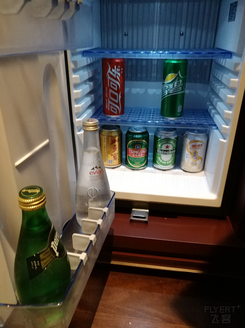 mini bar.jpg