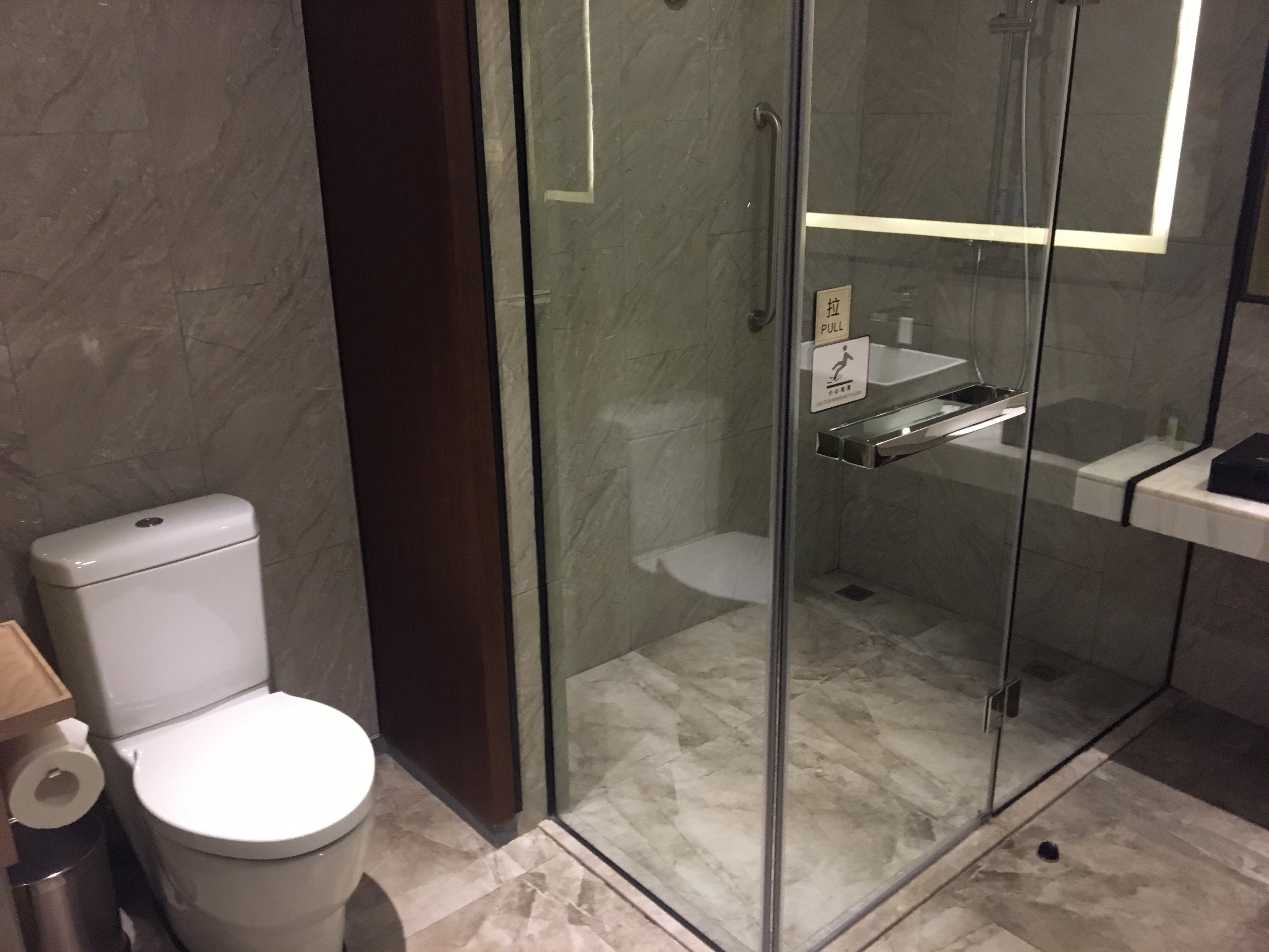 [Hilton]ˢʥشPKɽϣٻ԰vsϣٻ԰ûжԱȾû˺